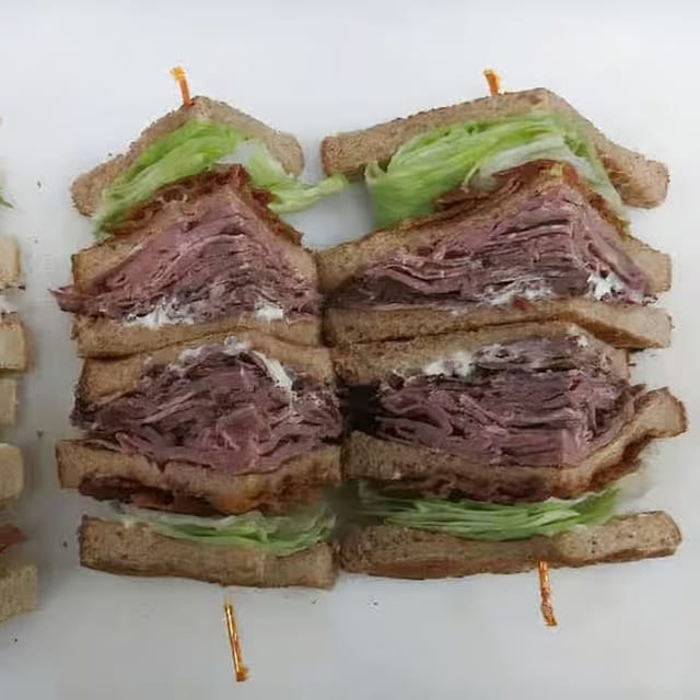 Roast Beef Club.