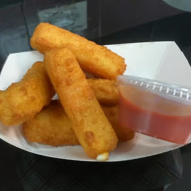 Mozzarella Sticks (5).